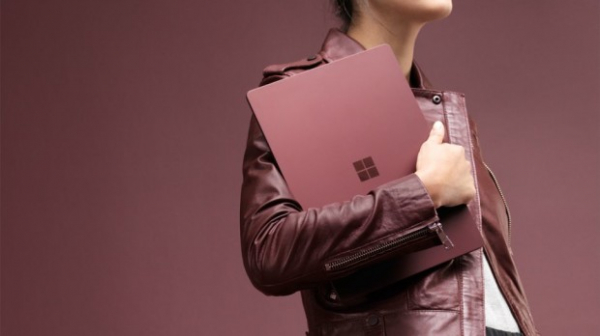 Microsoft продает Surface Laptop с предустановленной Windows 10 Pro