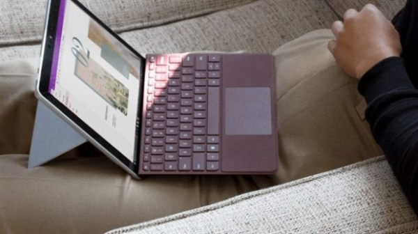 Продажи Surface продолжают расти, спасибо Surface Go!