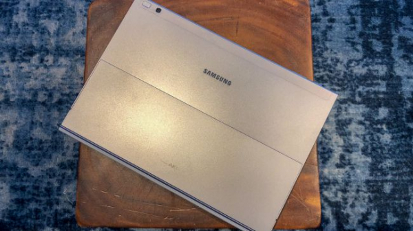 Предварительный обзор Samsung Galaxy Book 2