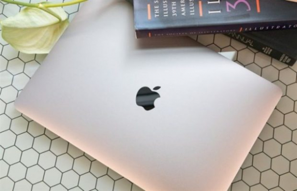 16-дюймовый MacBook Pro от Apple в этом месяце!